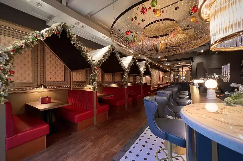 The Top Hat Restaurant & Bar