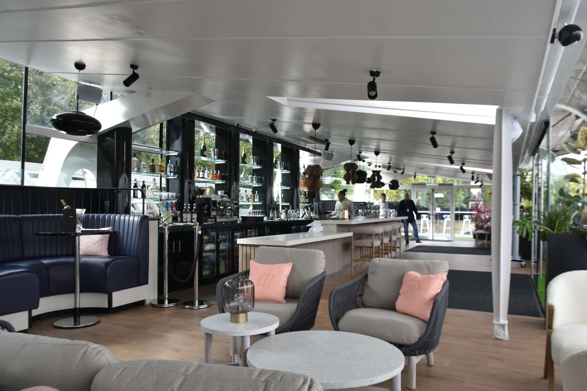 Clipper Lounge EMB