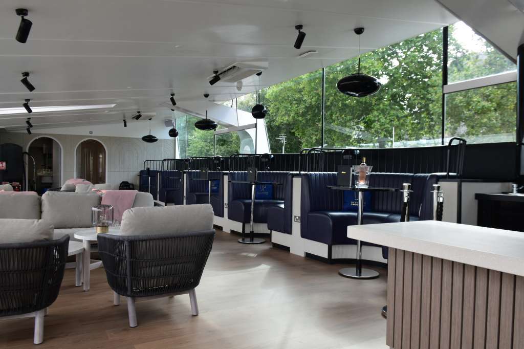 Clipper Lounge EMB
