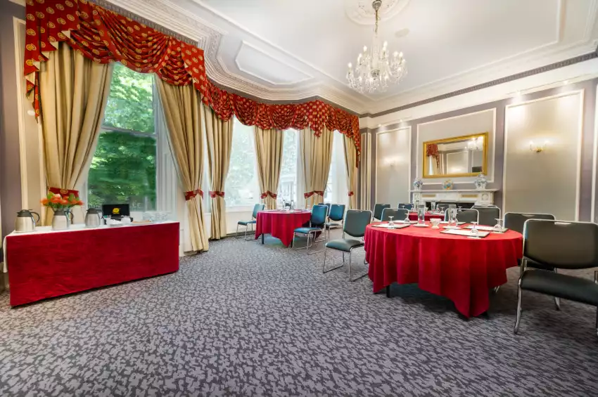 Gem Strathmore Hotel