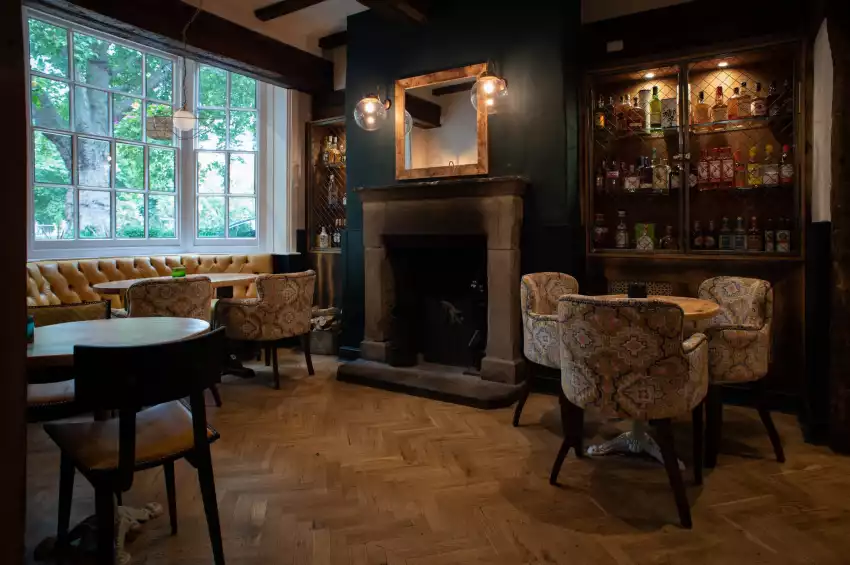 The Queens Head The Queens Head