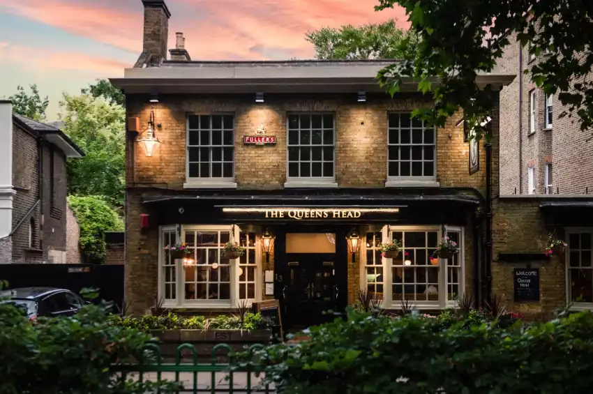 The Queens Head The Queens Head