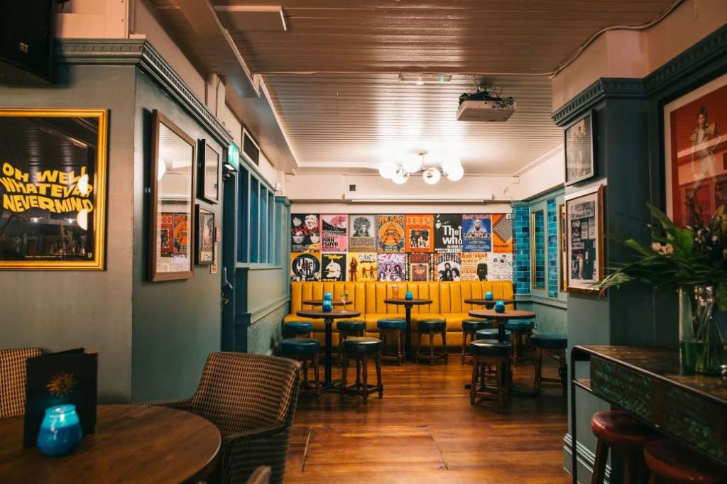 The Sun & 13 Cantons