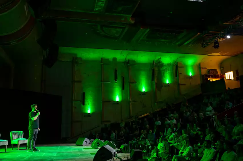 EartH (Evolutionary Arts Hackney) 