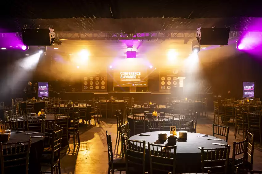 EartH (Evolutionary Arts Hackney) 