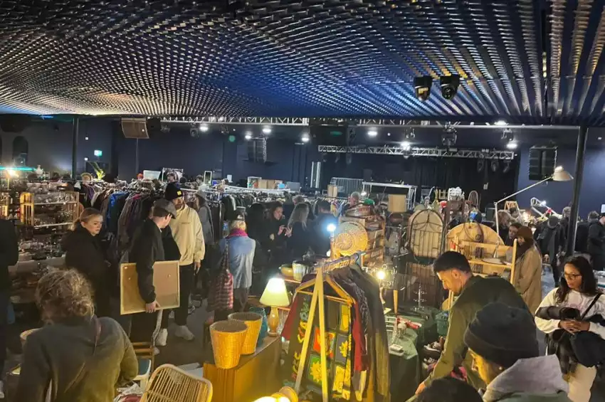 EartH (Evolutionary Arts Hackney) 