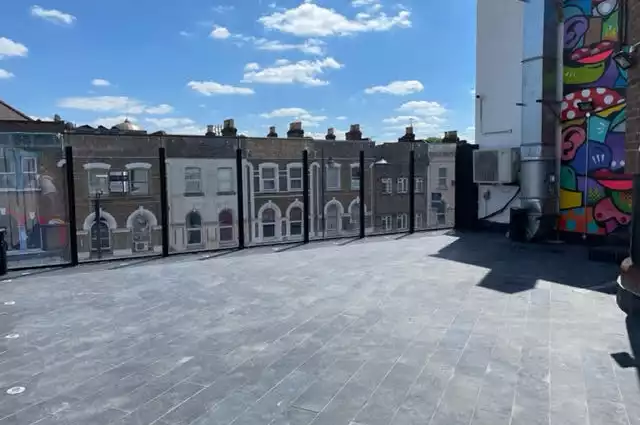 EartH (Evolutionary Arts Hackney) 