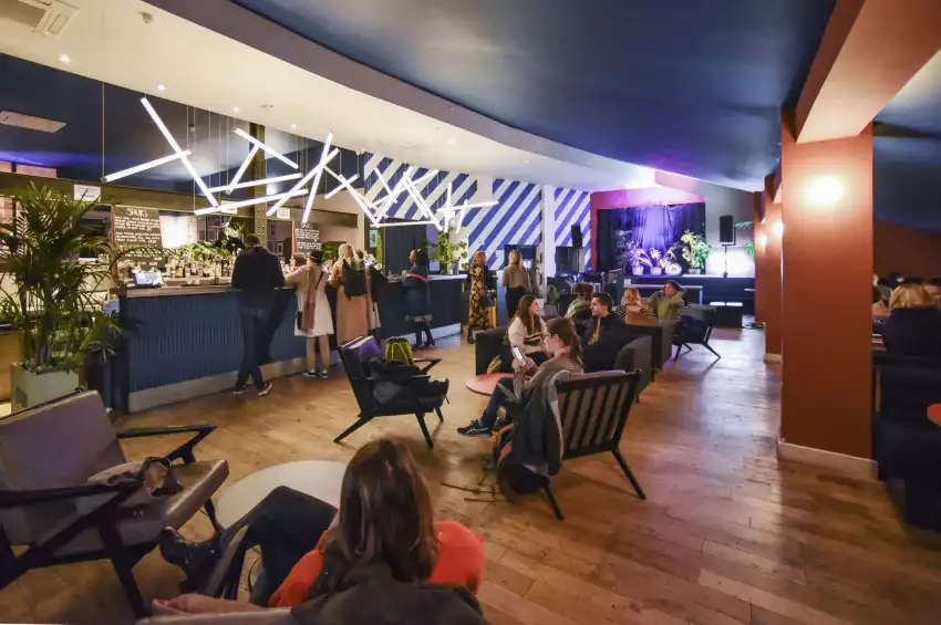 EartH (Evolutionary Arts Hackney) 