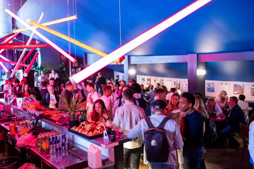 EartH (Evolutionary Arts Hackney) 