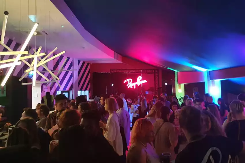 EartH (Evolutionary Arts Hackney) 