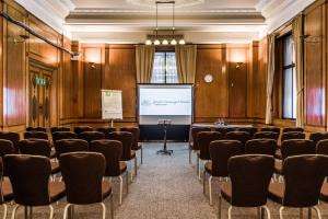 De Vere Grand Connaught Rooms