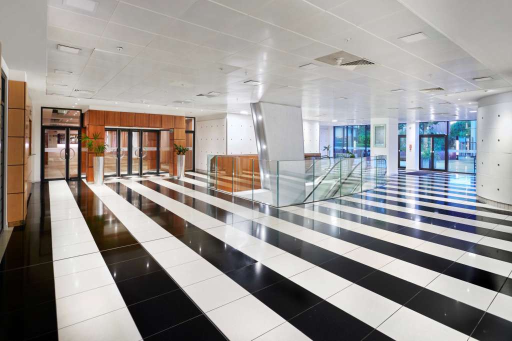 Novotel London West