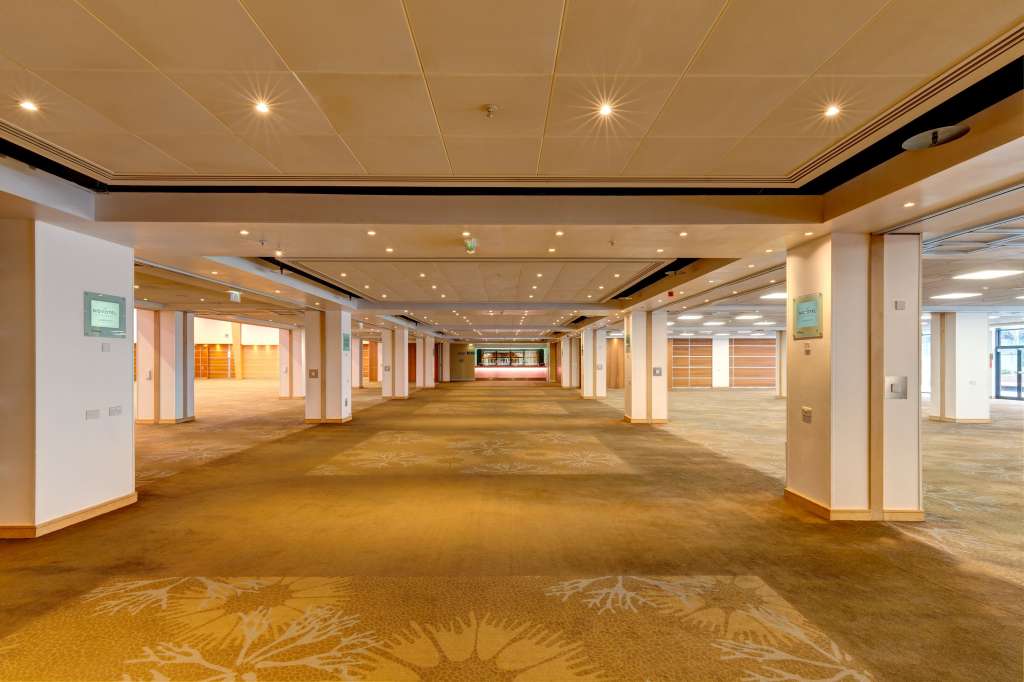 Novotel London West