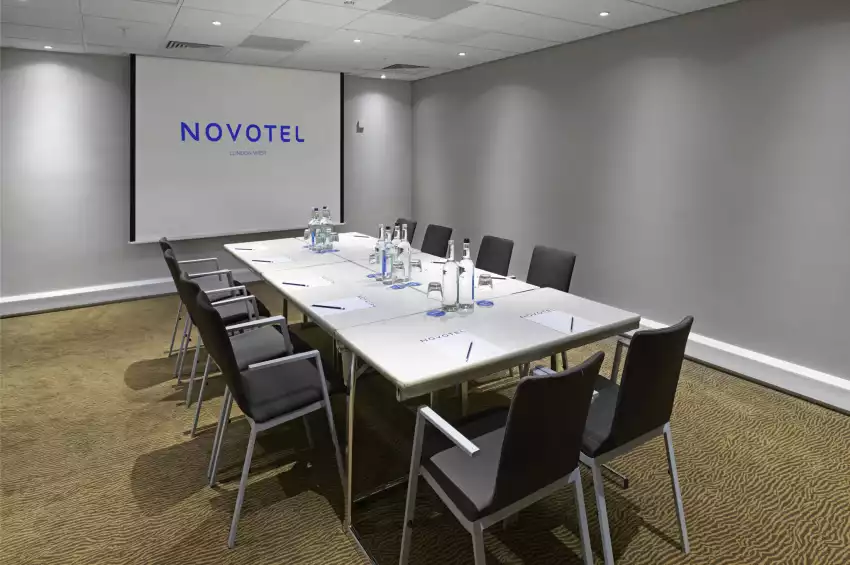 Novotel London West