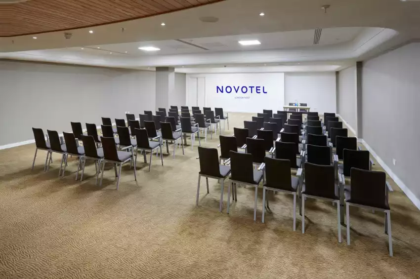 Novotel London West