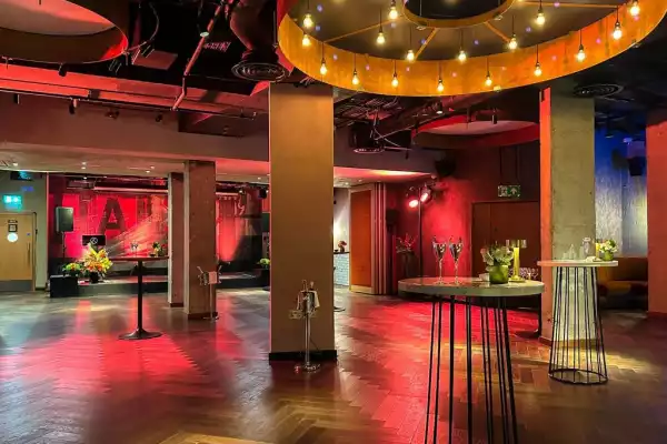 Middle Eight Hotel