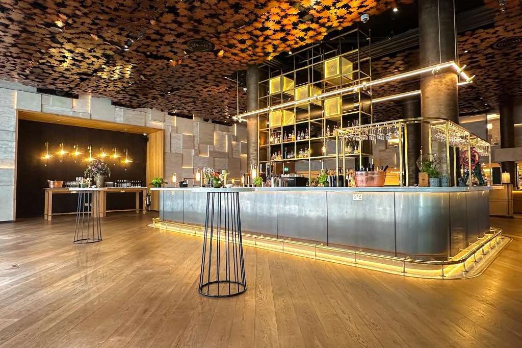 Middle Eight Hotel