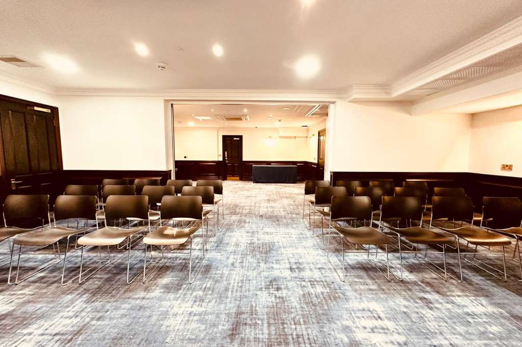 Wellington Hotel by Blue Orchid