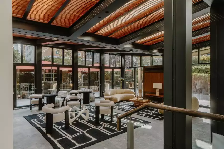 Sir Devonshire Square