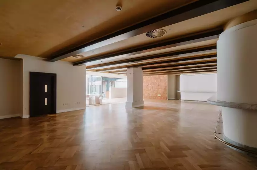 Sir Devonshire Square