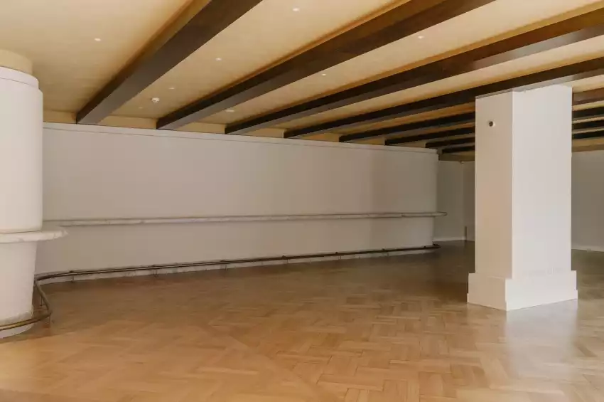 Sir Devonshire Square