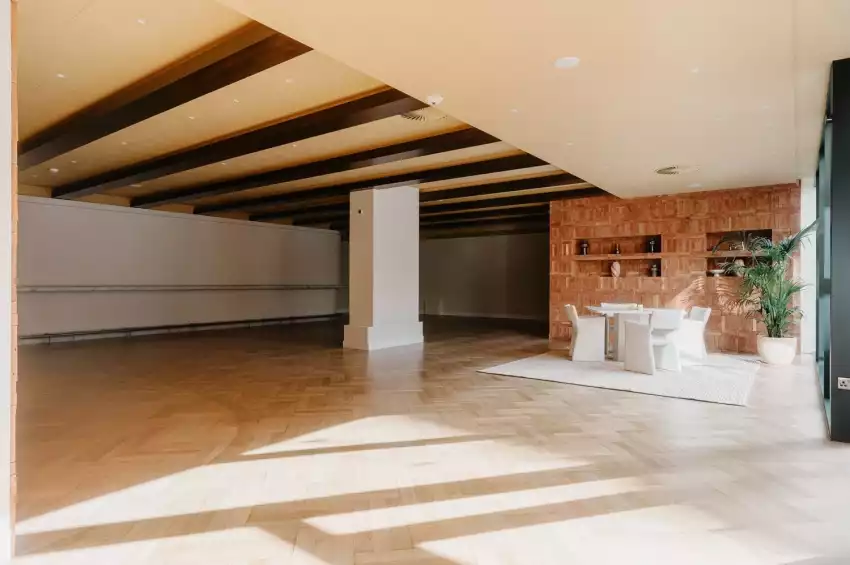 Sir Devonshire Square