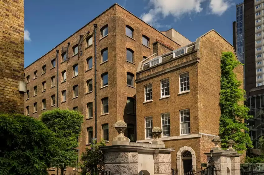 Sir Devonshire Square