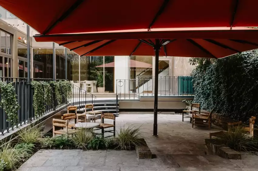 Sir Devonshire Square