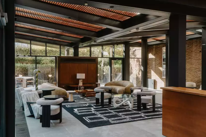 Sir Devonshire Square