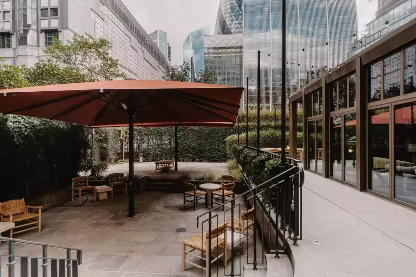 Sir Devonshire Square