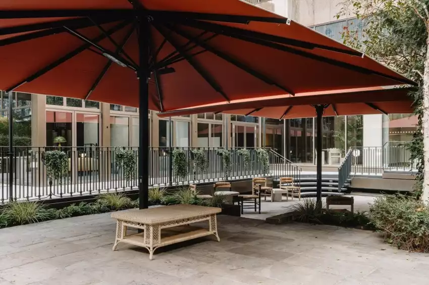 Sir Devonshire Square