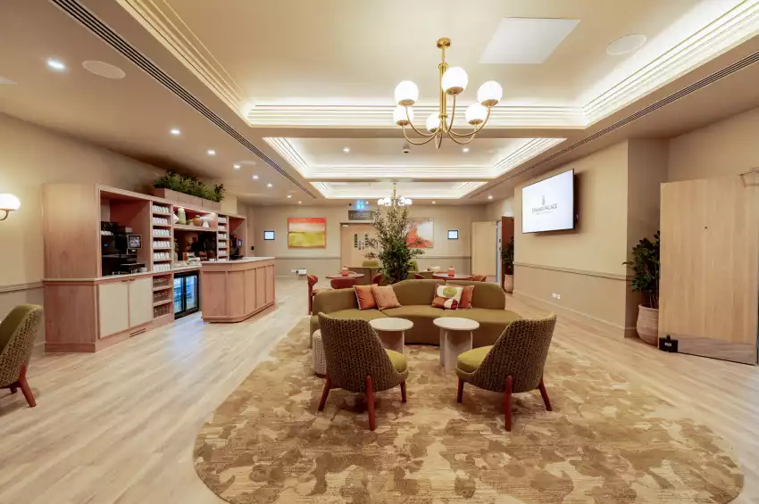 Strand Palace Hotel