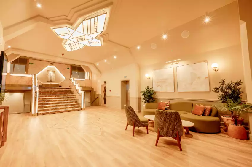 Strand Palace Hotel