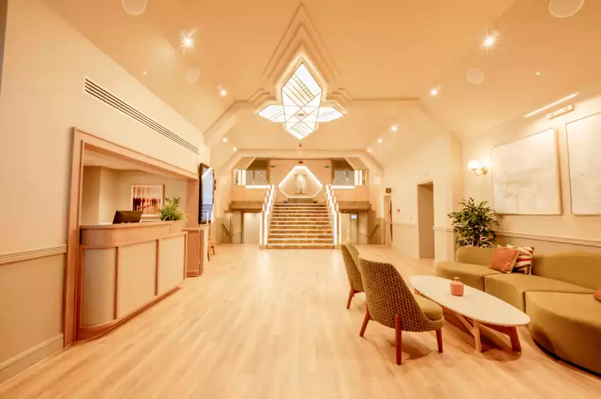 Strand Palace Hotel