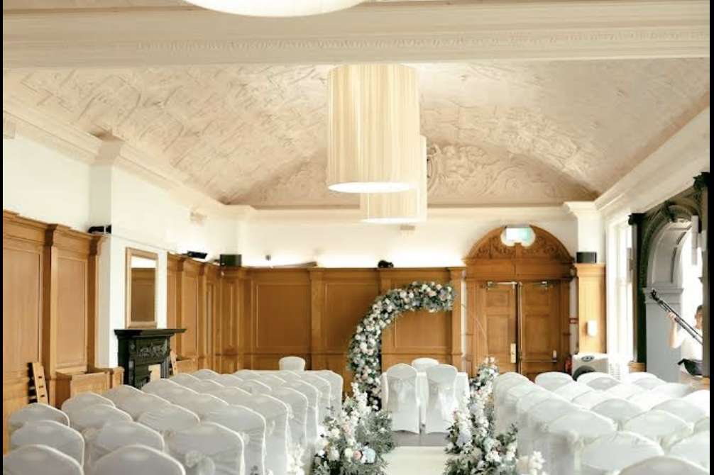 The Crown Hotel 