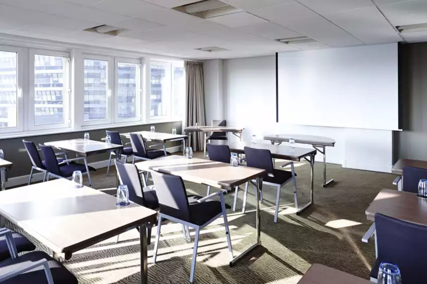 Novotel London West