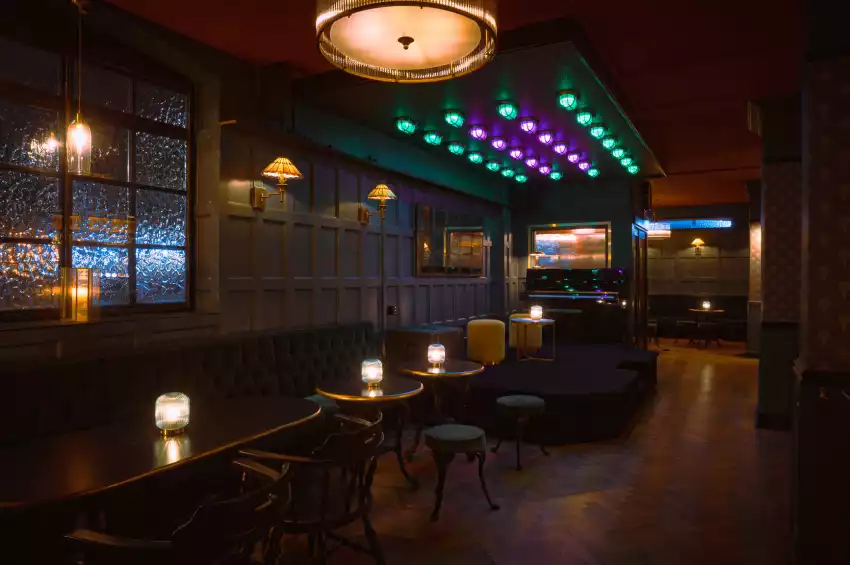 135 Bar & Lounge