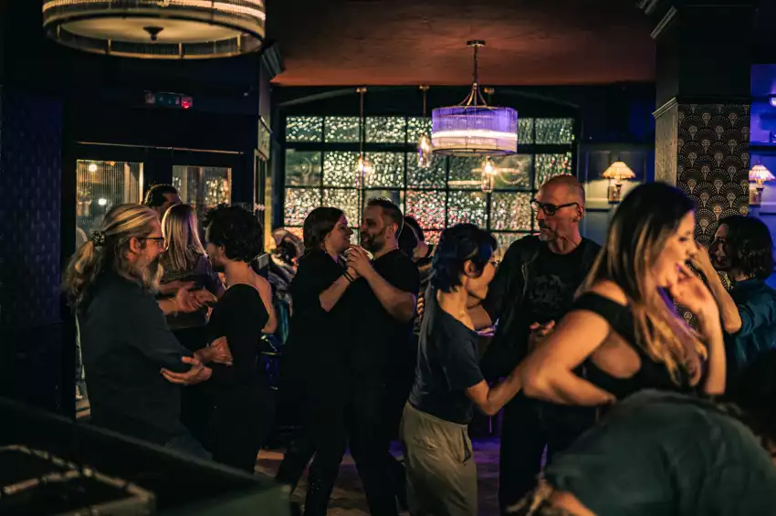 135 Bar & Lounge