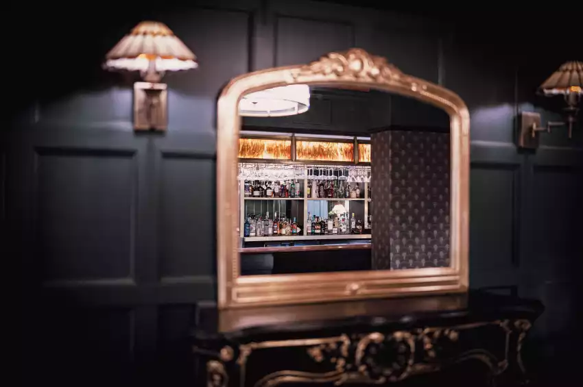 135 Bar & Lounge