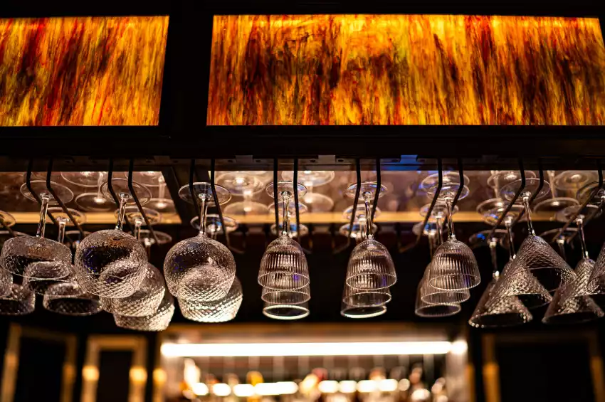 135 Bar & Lounge