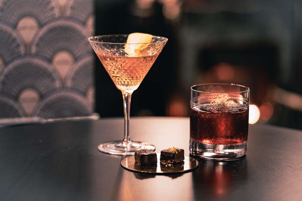 135 Bar & Lounge