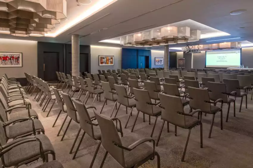 Lincoln Plaza London, Curio Collection by Hilton