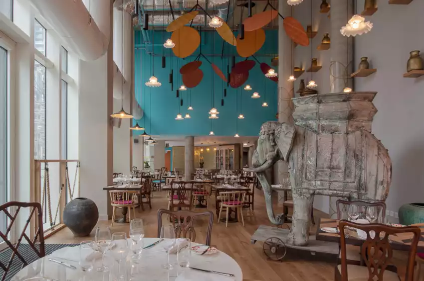 Lincoln Plaza London, Curio Collection by Hilton