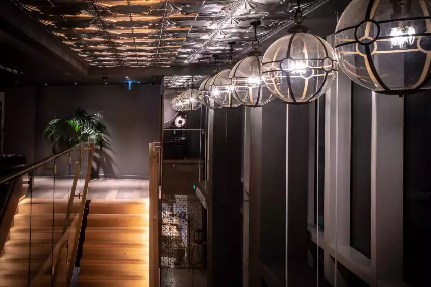 Lincoln Plaza London, Curio Collection by Hilton