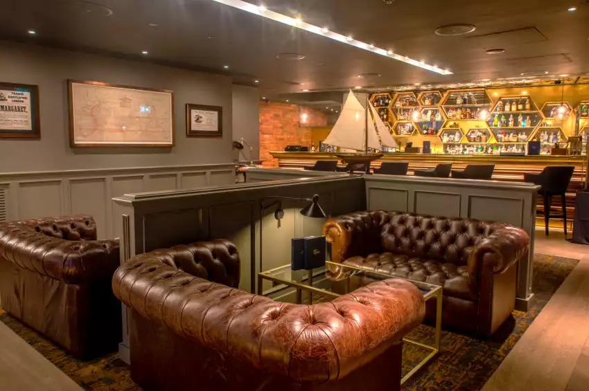 Lincoln Plaza London, Curio Collection by Hilton
