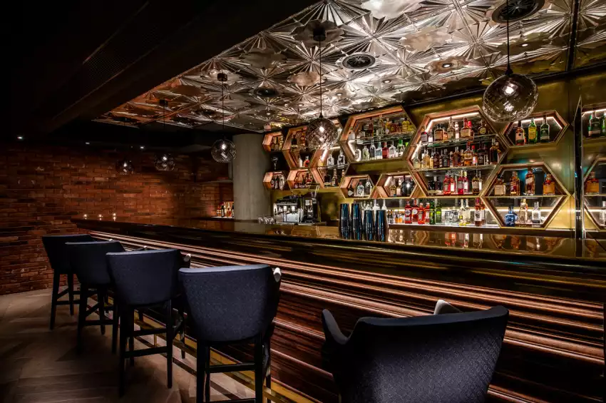 Lincoln Plaza London, Curio Collection by Hilton