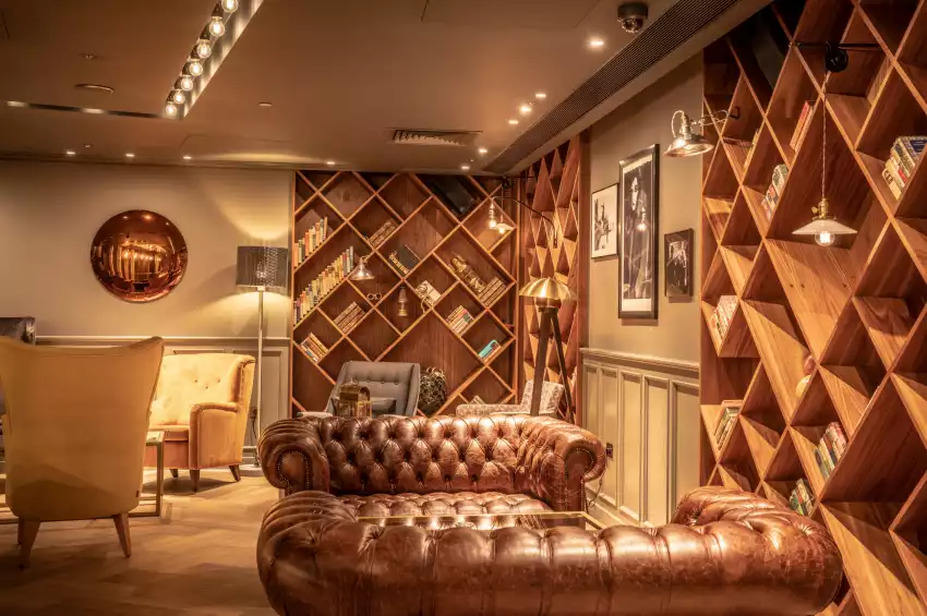 Lincoln Plaza London, Curio Collection by Hilton