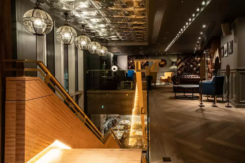 Lincoln Plaza London, Curio Collection by Hilton