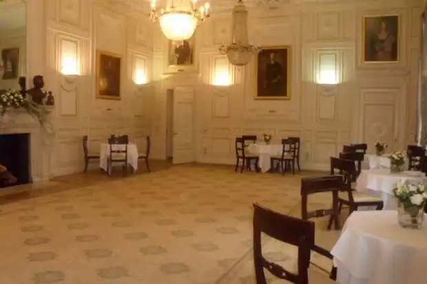 Party venues in London: The In & Out