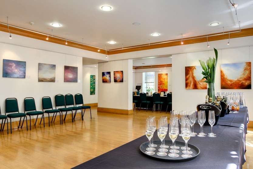 The Knapp Gallery